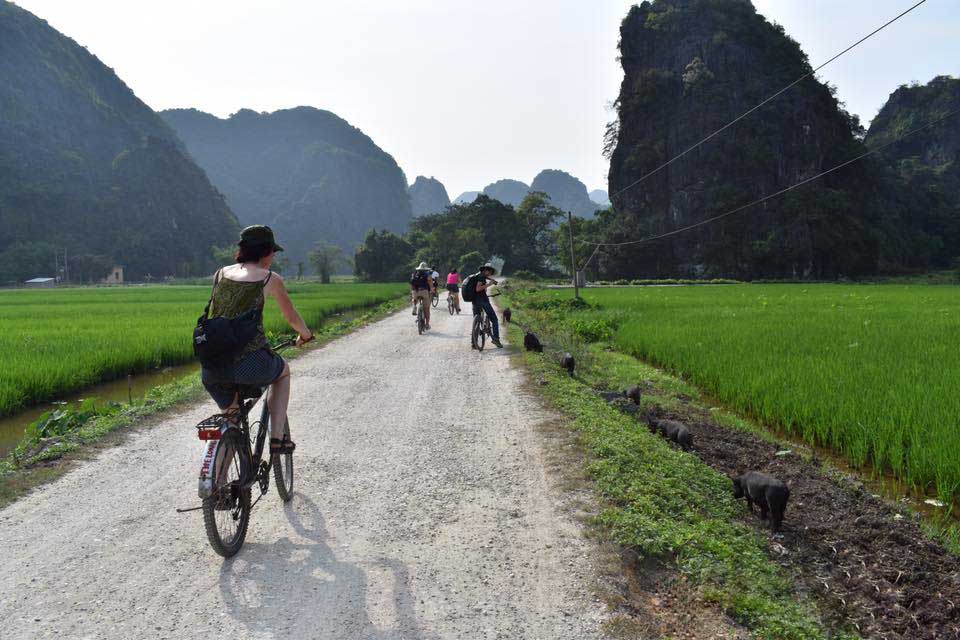 Vietnam Cycling Tour of the Red River Delta 4 Days